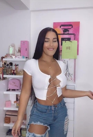 Cute Yeimmy Shows Cleavage in White Crop Top