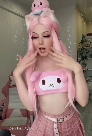 Hot Marshmallow_chan in Pink Crop Top