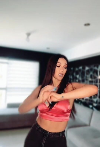 4. Hot Angie Arizaga Shows Cleavage in Pink Crop Top and Bouncing Boobs