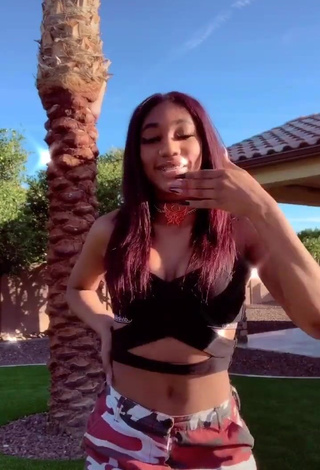 Sexy Bria Alana Shows Cleavage in Black Sport Bra