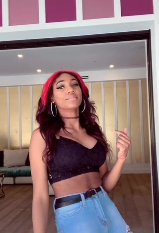 3. Amazing Bria Alana Shows Cleavage in Hot Black Crop Top and Bouncing Tits