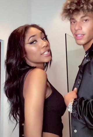 3. Beautiful Bria Alana Shows Cleavage in Sexy Black Crop Top