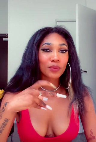 4. Sexy Bria Alana Shows Cleavage in Red Crop Top