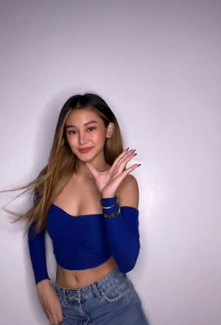 3. Beautiful Chienna Filomeno in Sexy Blue Crop Top