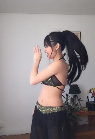 3. Seductive XENA Shows Cleavage in Crop Top and Bouncing Boobs