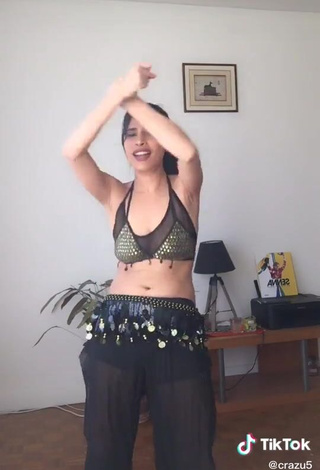 3. Hot XENA in Crop Top and Bouncing Tits