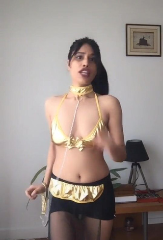 3. Sexy XENA Shows Cleavage in Golden Bra