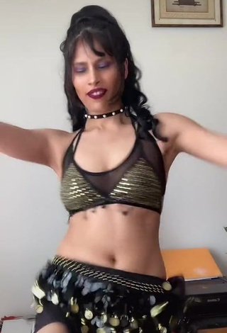 Fine XENA in Sweet Crop Top and Bouncing Breasts