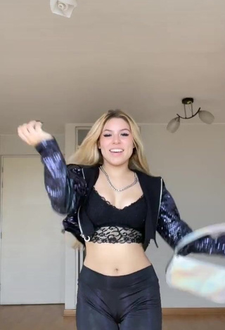 1. Desirable Daela Shows Cleavage in Black Crop Top and Bouncing Boobs