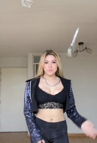 Desirable Daela Shows Cleavage in Black Crop Top and Bouncing Boobs