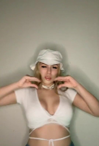 Sexy Daela Shows Cleavage in White Crop Top and Bouncing Breasts