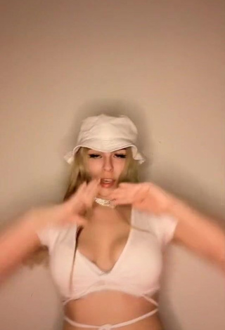 4. Sexy Daela Shows Cleavage in White Crop Top and Bouncing Breasts