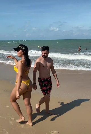 1. Hot Dri Santos Shows Butt at the Beach