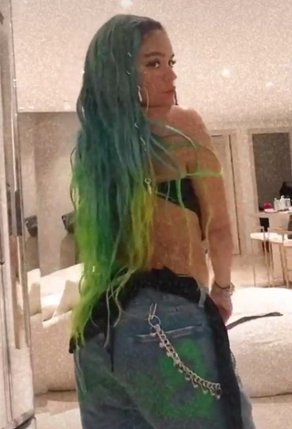 4. Hot Karol G Shows Butt