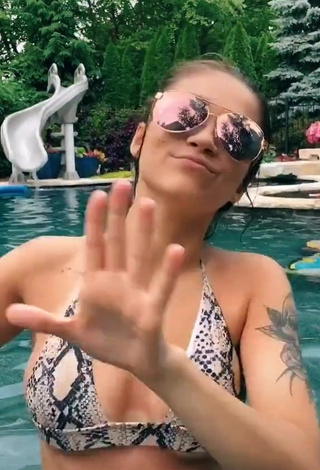 4. Sexy Karsynfoys Shows Cleavage in Snake Print Bikini Top at the Swimming Pool (Side Boob)