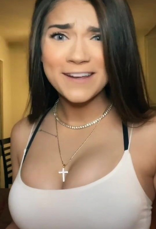 Karsynfoys Shows Cleavage in Hot White Crop Top