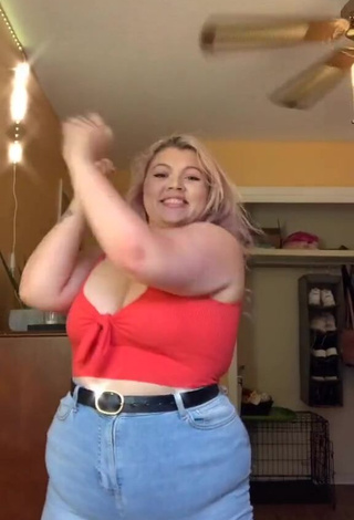 1. Hottie Lexie Lemon Shows Cleavage in Red Crop Top and Bouncing Big Boobs