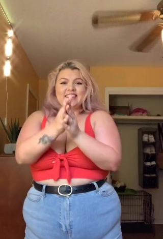 3. Hottie Lexie Lemon Shows Cleavage in Red Crop Top and Bouncing Big Boobs