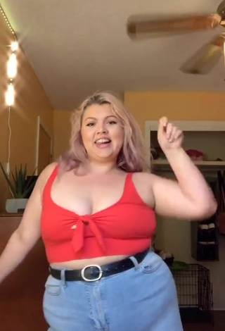 4. Hottie Lexie Lemon Shows Cleavage in Red Crop Top and Bouncing Big Boobs