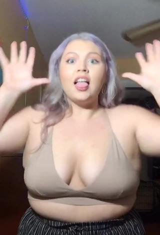 Adorable Lexie Lemon Shows Cleavage in Seductive Beige Crop Top and Bouncing Big Breasts