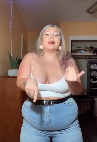 1. Pretty Lexie Lemon Shows Cleavage in White Crop Top and Bouncing Big Tits