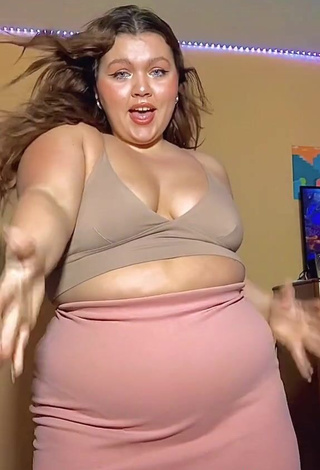 Elegant Lexie Lemon Shows Cleavage in Beige Crop Top and Bouncing Tits