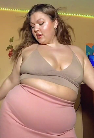 3. Elegant Lexie Lemon Shows Cleavage in Beige Crop Top and Bouncing Tits