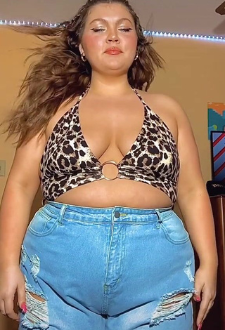 Hottest Lexie Lemon Shows Cleavage in Leopard Crop Top and Bouncing Boobs