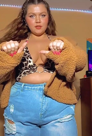 1. Sweetie Lexie Lemon Shows Cleavage in Leopard Crop Top and Bouncing Tits