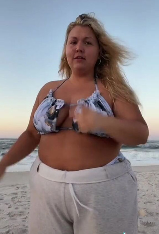 4. Sweetie Lexie Lemon in Floral Bikini Top at the Beach and Bouncing Boobs