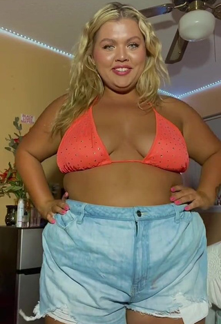 1. Wonderful Lexie Lemon Shows Cleavage in Orange Bikini Top and Bouncing Breasts