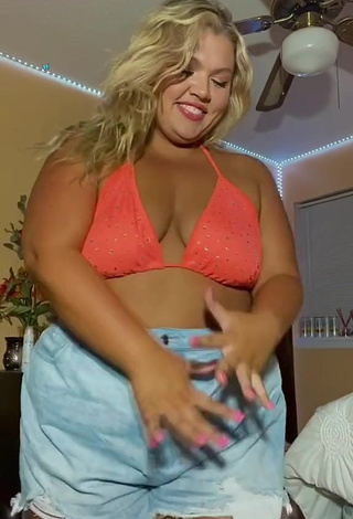 Amazing Lexie Lemon Shows Cleavage in Hot Orange Bikini Top and Bouncing Breasts