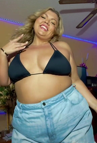 4. Pretty Lexie Lemon Shows Cleavage in Black Bikini Top and Bouncing Boobs