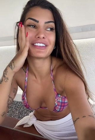 Desirable Marina Ferrari Shows Cleavage in Checkered Bikini Top