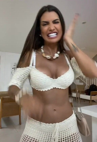 1. Sexy Marina Ferrari Shows Cleavage in White Crop Top