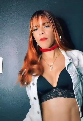 3. Adorable Melissa Rodriguez Shows Cleavage in Seductive Black Crop Top and Bouncing Boobs