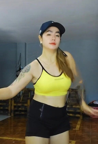 Hot Roxanne Timbas in Crop Top