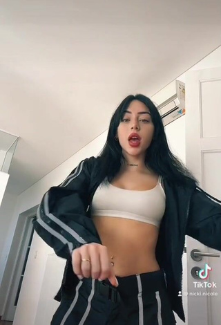 Hot Nicki Nicole Shows Cleavage in White Crop Top