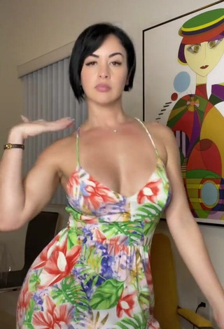 1. Beautiful Imaray Ulloa Shows Cleavage in Sexy Floral Dress and Bouncing Boobs