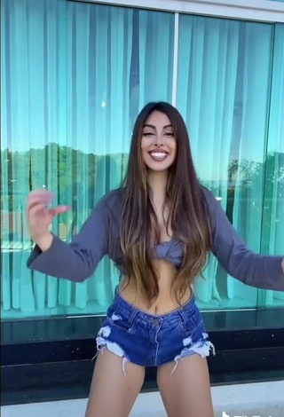 3. Hot Pamela Drudi Shows Cleavage in Crop Top and Bouncing Boobs