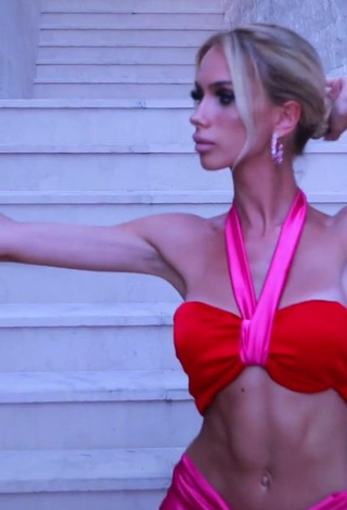 1. Sexy Sara Damnjanović in Red Crop Top