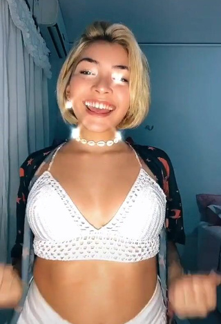 Desirable Taynara Cabral Shows Cleavage in White Crop Top