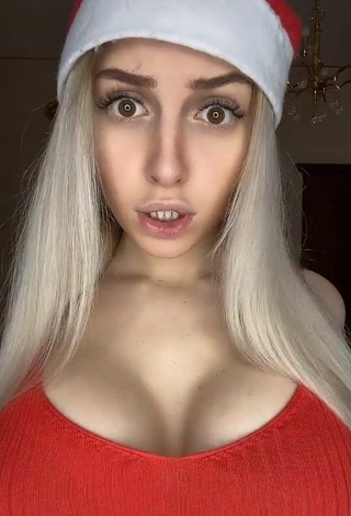 1. Sexy Viksaro Shows Cleavage and Bouncing Big Tits