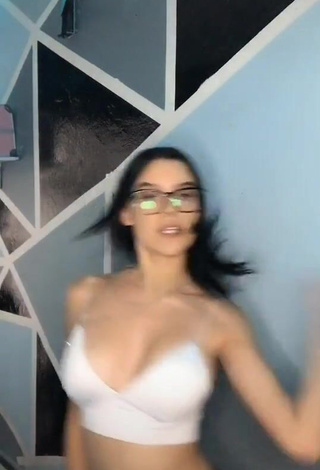 4. Hot Abigail Glezz Shows Cleavage in White Crop Top and Bouncing Boobs