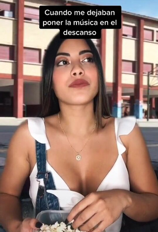 1. Sweetie Aleja Villeta Shows Cleavage in White Crop Top