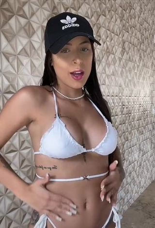 Desirable Amanda Ferreira Shows Cleavage in White Bikini