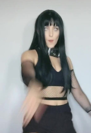 Sexy Anny Kelly Almeida in Black Crop Top while Twerking