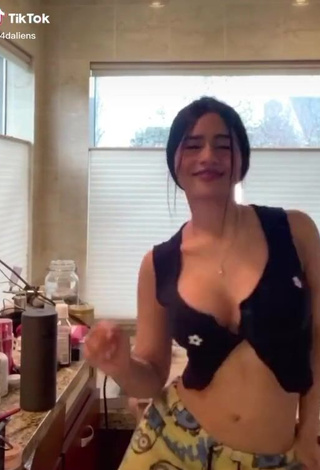 Sweet Barbara Ramirez Shows Cleavage in Cute Black Crop Top