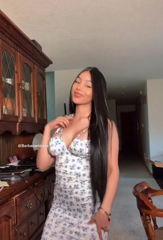 3. Sexy Barbara Ramirez Shows Cleavage in Floral Dress