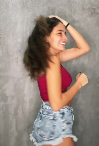 4. Cute Bela Almada in Red Crop Top and Bouncing Tits